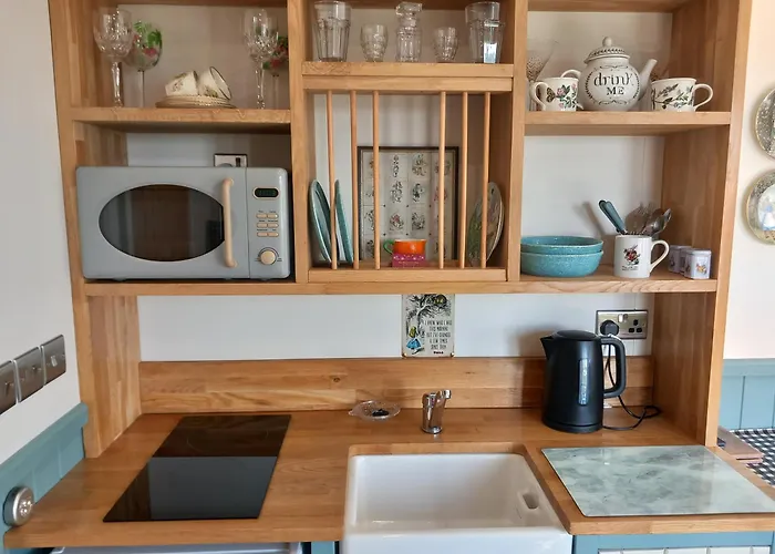 The Mad Hatter's Shepherd's Hut Chalé *